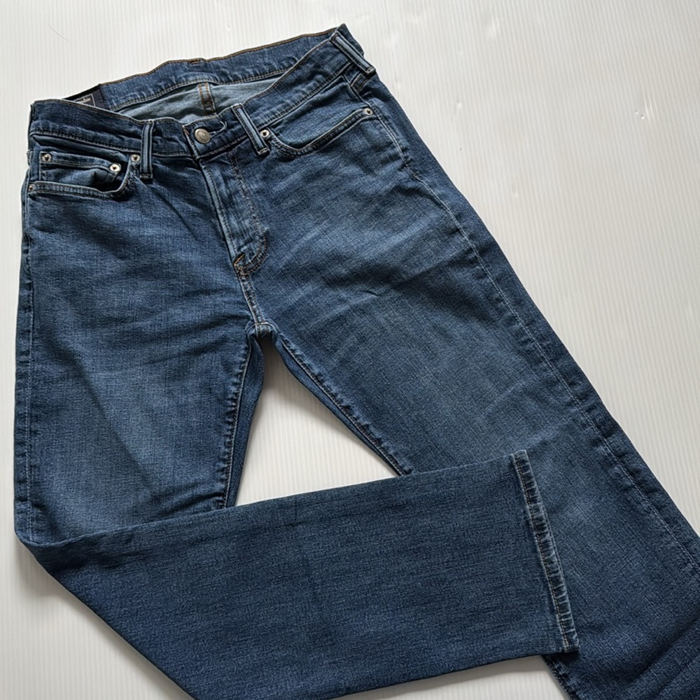 Abercrombie & Fitch Kennan straight, stretch Blue Jeans.  Men’s size 29 x 30